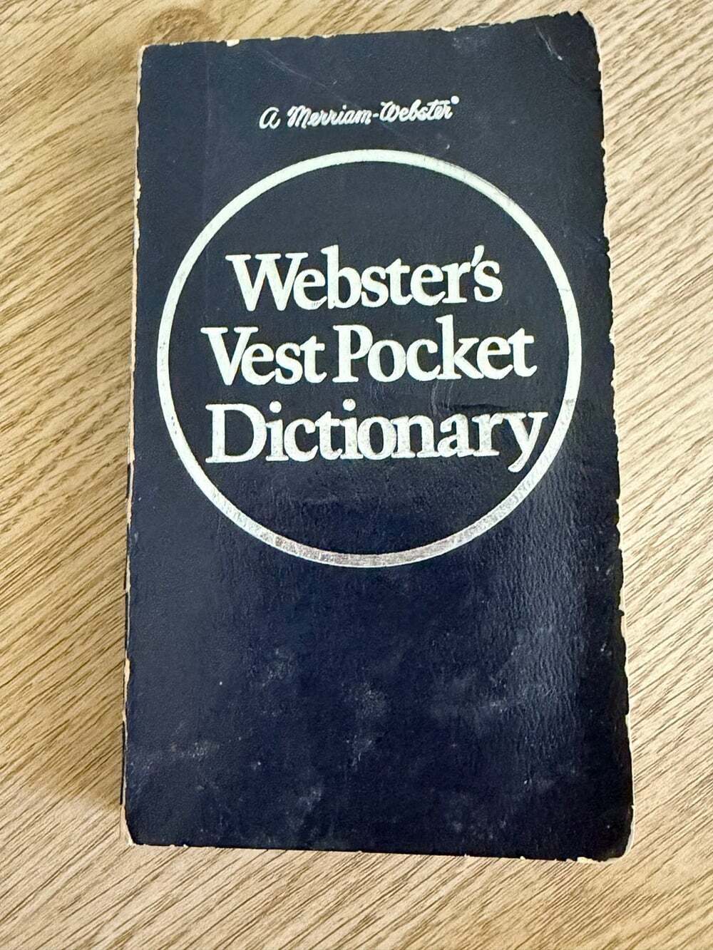 Merriam-Webster Webster's Vest Pocket Dictionary 1981 Book 380p ISBN 0877791902